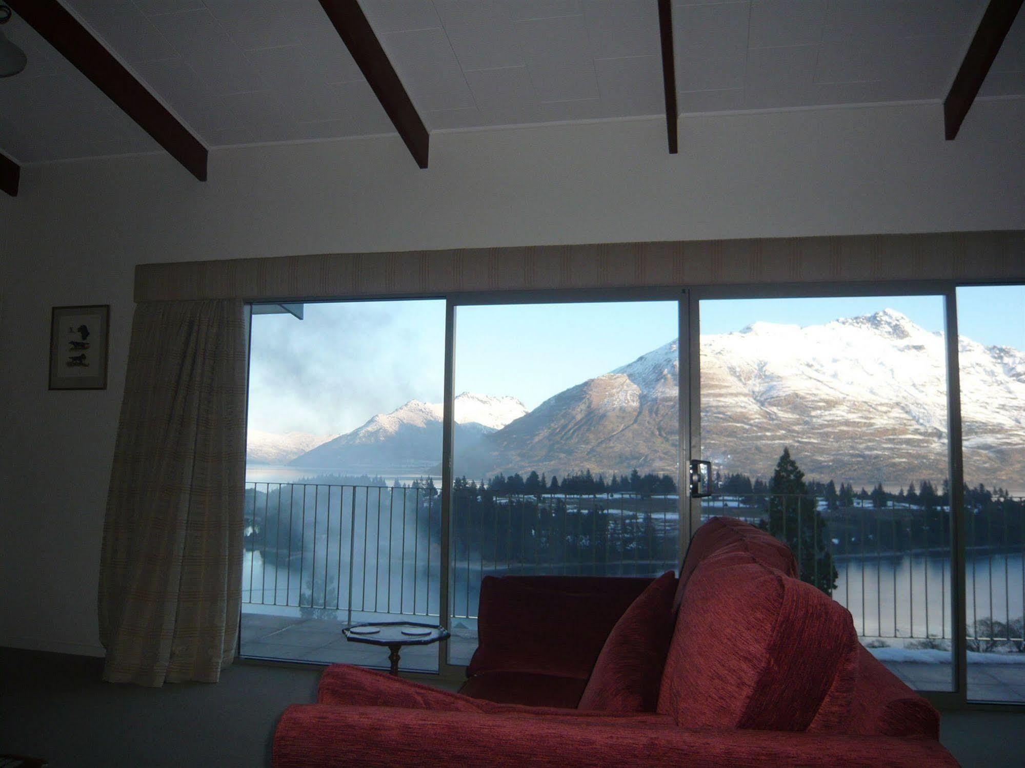 The B & B On The Hill Queenstown Extérieur photo