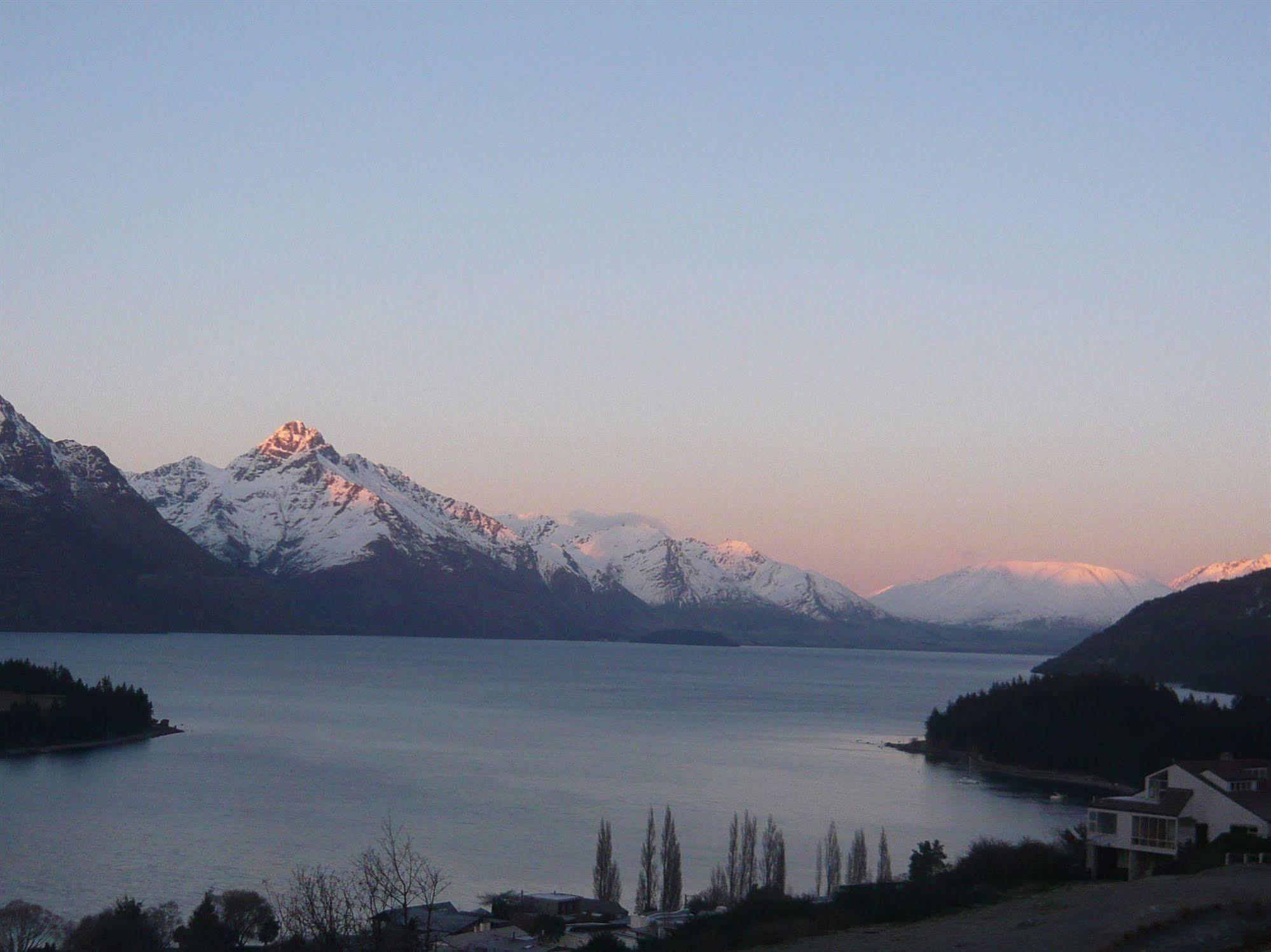 The B & B On The Hill Queenstown Extérieur photo